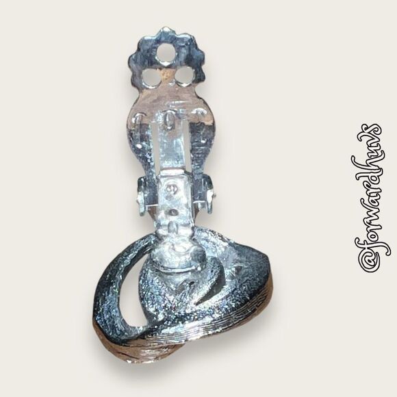 Vintage Silver Tone Clip On Earrings - Picture 8 of 12